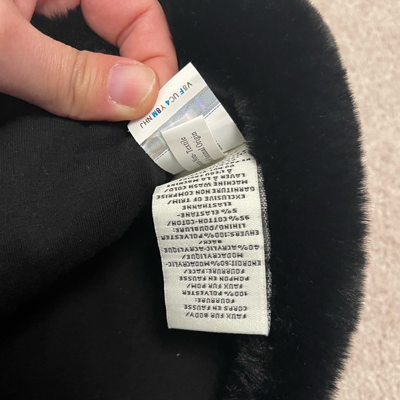 UGG - Faux Fur Beanie with Pom - Super Soft - Fluffy Black Hat - Picture 3 of 7